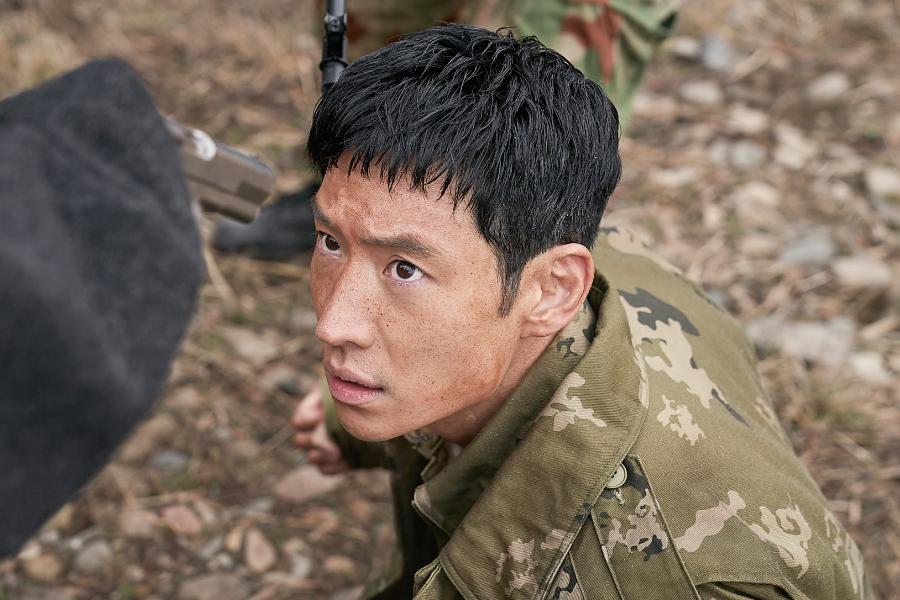 lee-je-hoon-enfrenta-situaes-perigosas-em-novo-dorama-de-guerra-escape