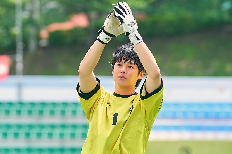 dorama-lee-jung-ha-vive-goleiro-apaixonado-por-hyeri-no-filme-victory