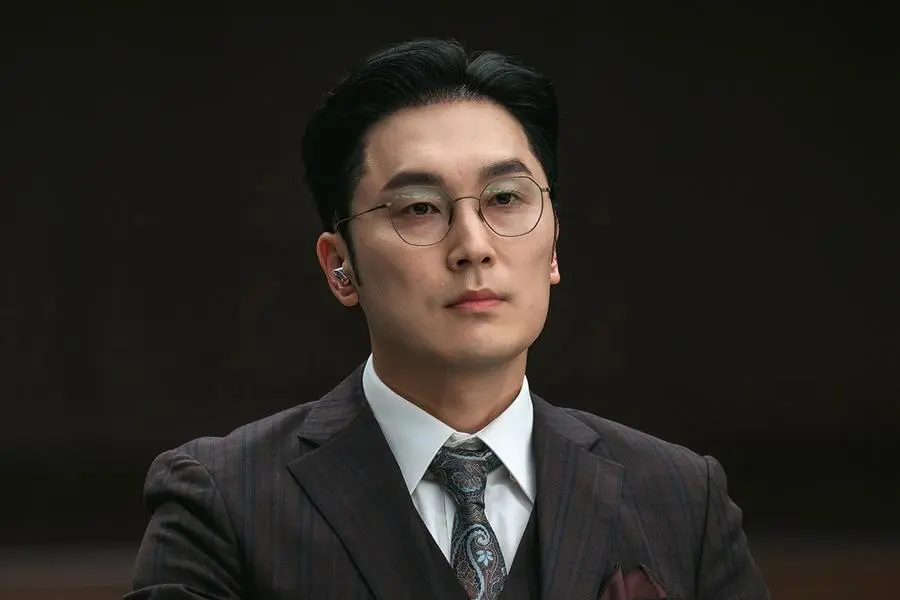 transformao-impressionante-de-seo-hyun-woo-em-advogado-em-novo-dorama