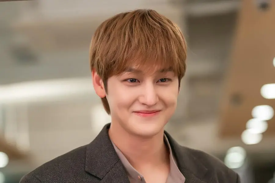 kim-bum-brilha-em-novo-dorama-como-diretor-executivo-de-marca-global-de-skincare